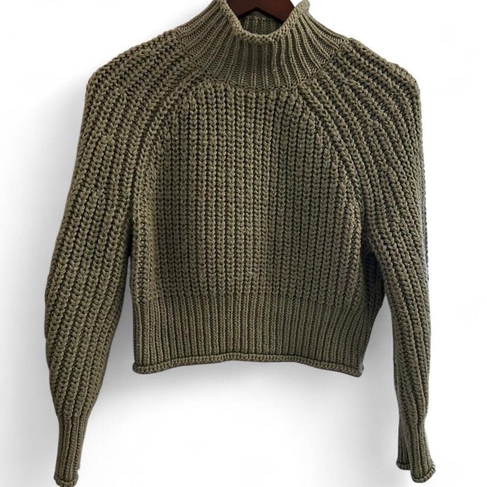 H&M Olive Green Chunky Mock Neck Cropped Sweater